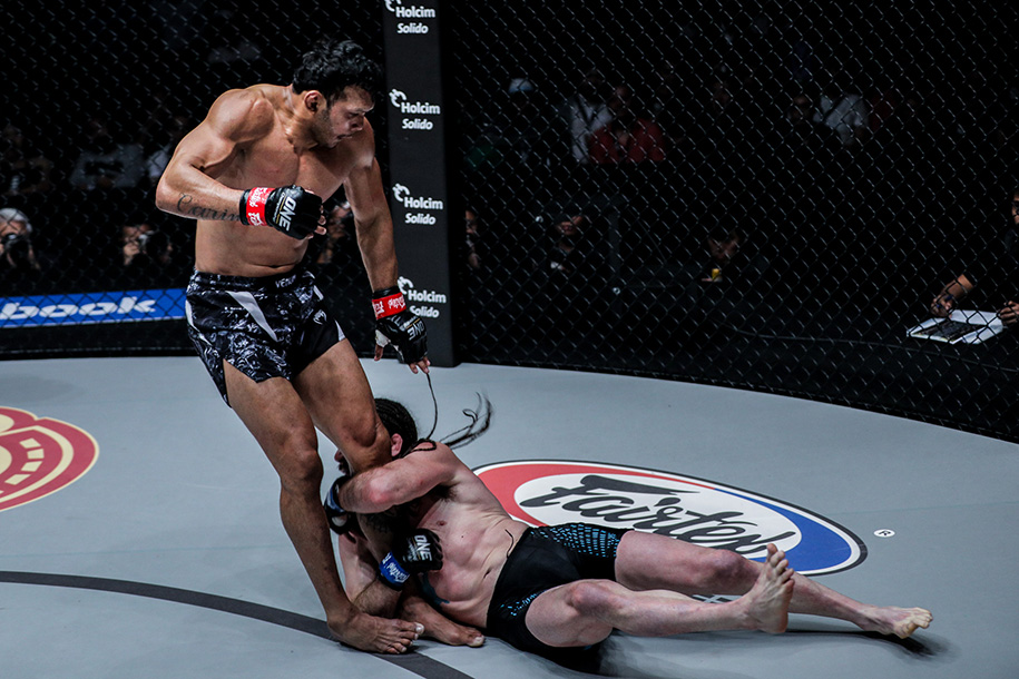 James Nakashima và trận thắng nhảm nhất lịch sử ONE Championship James Nakashima và trận thắng nhảm nhất lịch sử ONE Championship